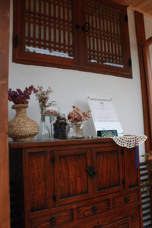 Sungsim Hanok Guesthouse Jeonju Exterior photo